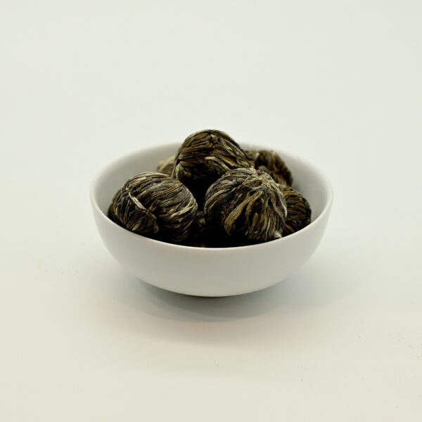 Mrsoldbuckspantrywatergardenteadragoneyes